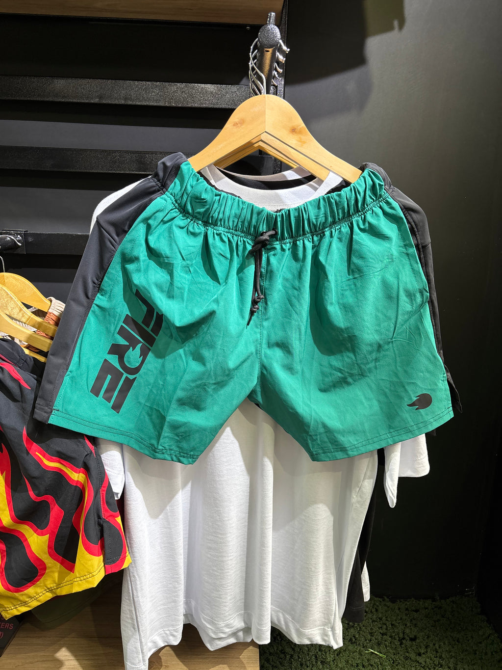 Pantaloneta Deportiva Verde Esmeralda FIRE