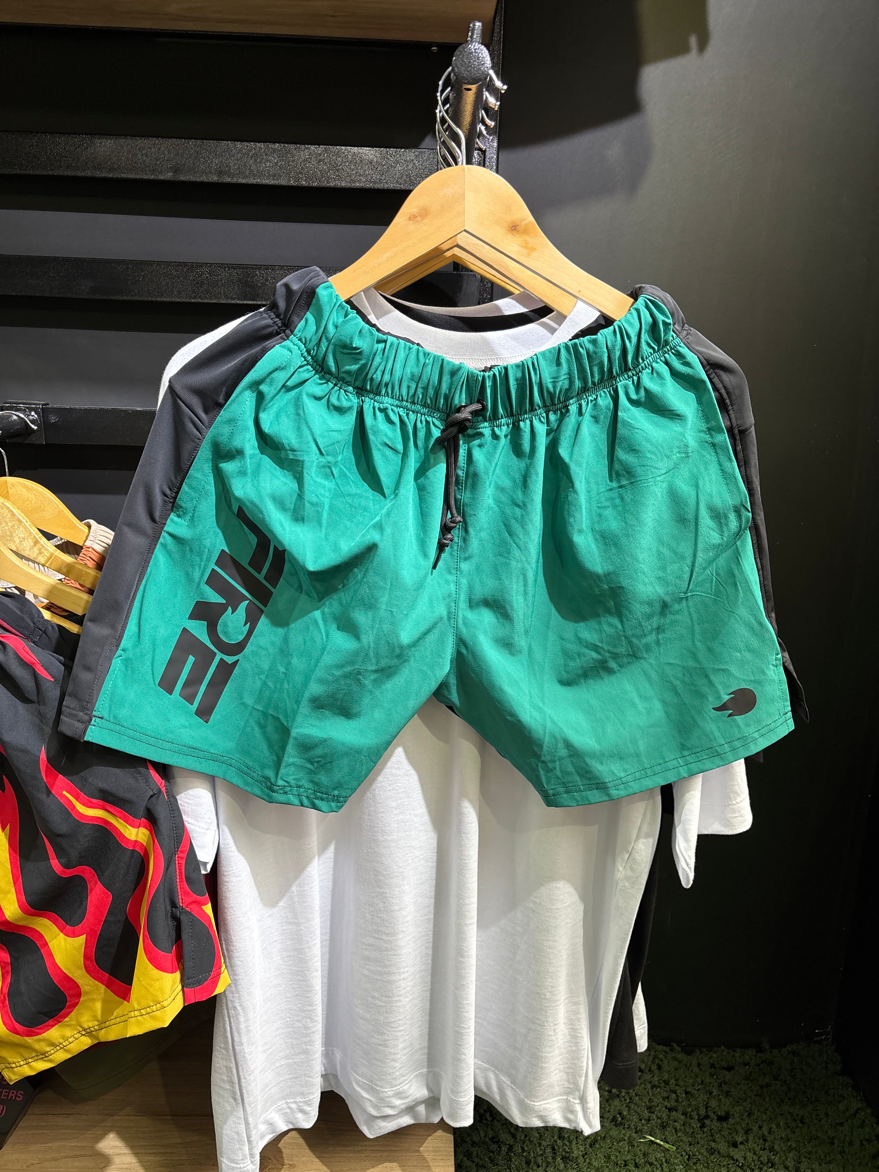 Pantaloneta Deportiva Verde Esmeralda FIRE