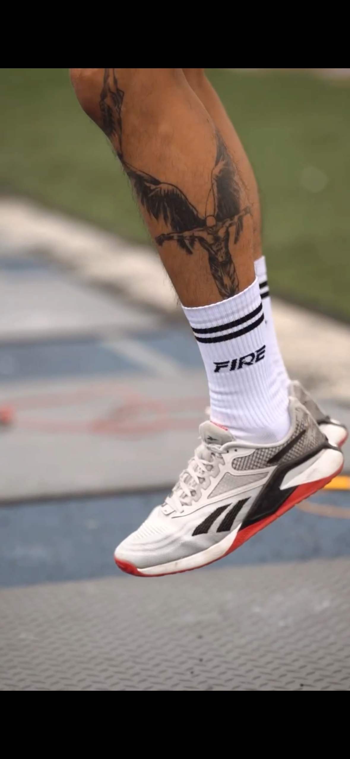 Medias Blancas Logo Fire Negro